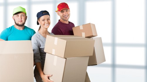 Delivery and unloading of furniture at destination